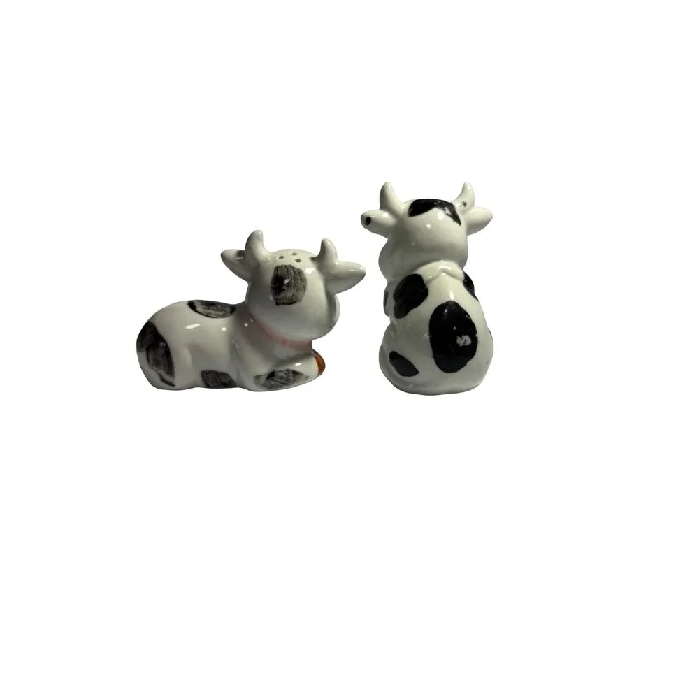 Vintage‎ Spotted Ceramic Cow Salt & Pepper Shakers With Stopper Adorable 3
